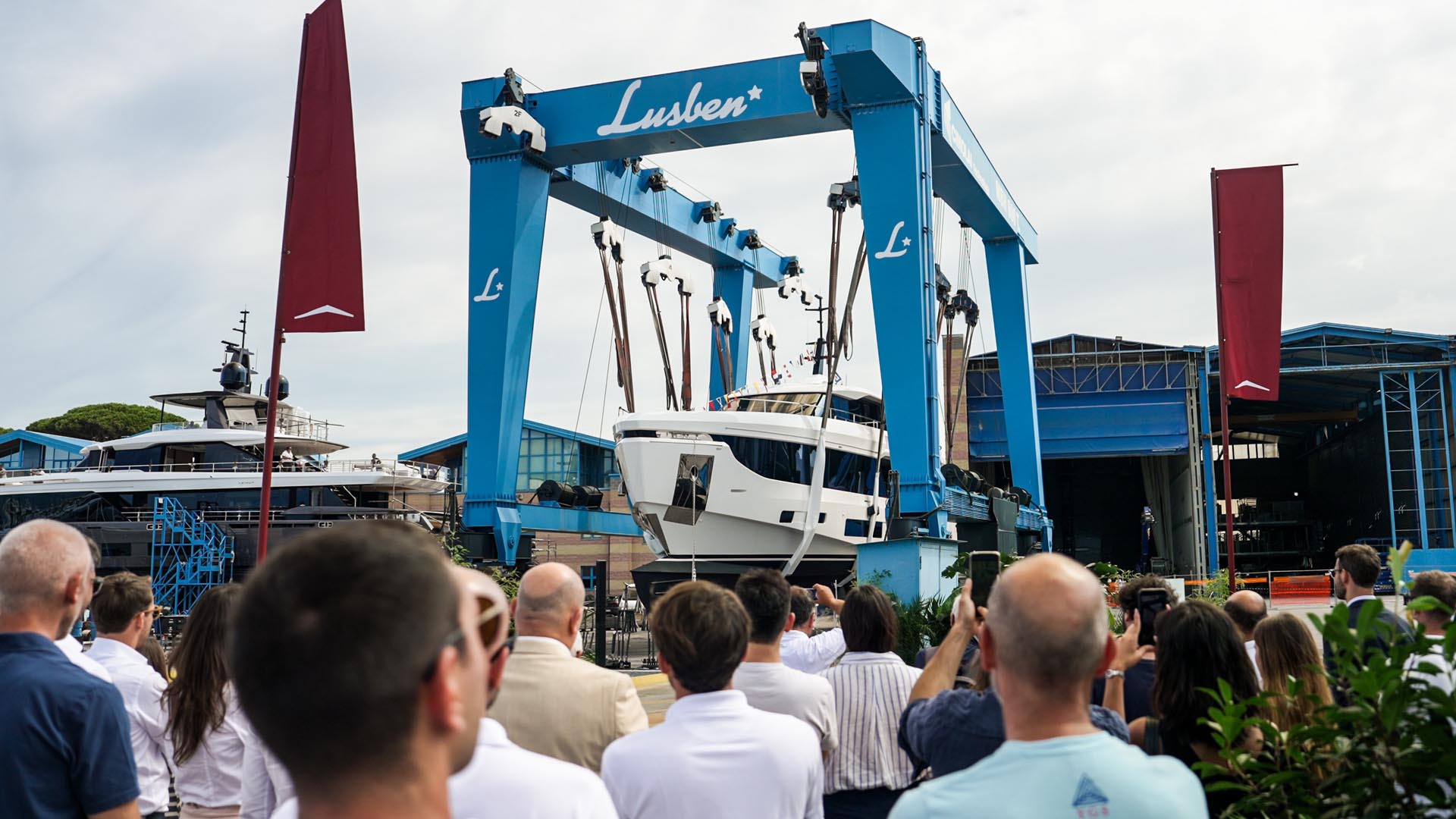 Azimut Grande 30M Launched in Viareggio, Debuting New Rolls-Royce Propulsion and "Barefoot Luxury" Design